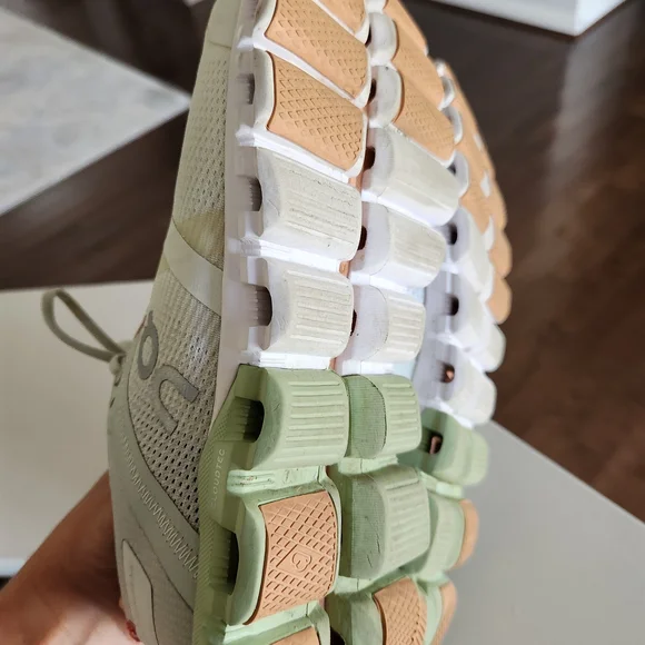 On Running Cloud Shoes in Light Green and Brown - Picture 10 of 10